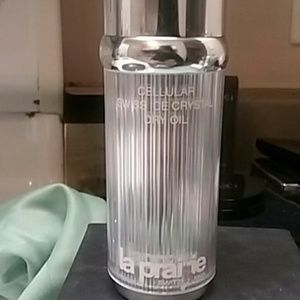 La Prairie ice crystal dry oil